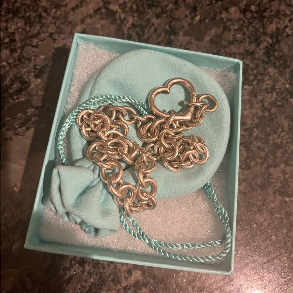 Tiffany and co heart clasp round link 16 inch choker necklace